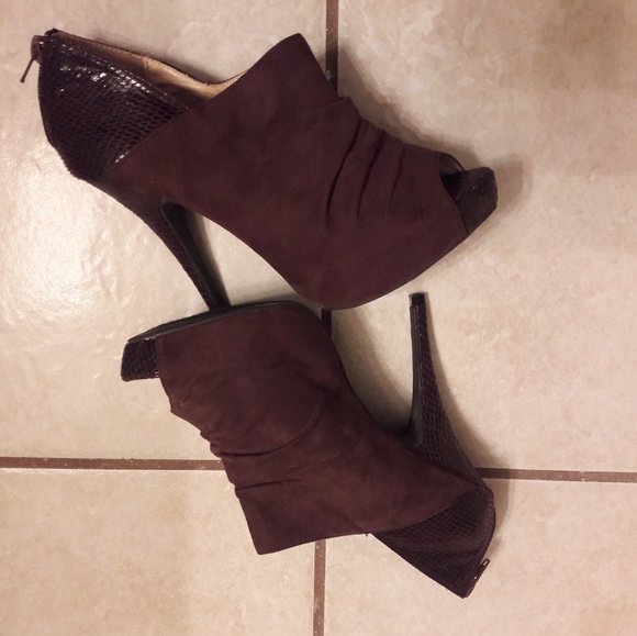 Dots/Exotic Print/ Peep Toe/ Heels - Picture 6 of 8